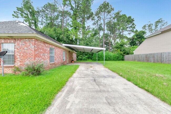 Building Photo - 3 BDRM HOUSE OFF ALBERTSON PKWY