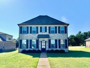 Building Photo - Country Living, Five Minutes From Oakland, TN, Now Leasing a 4 Bedroom 2.5 Bath In @ Hedge Rose
