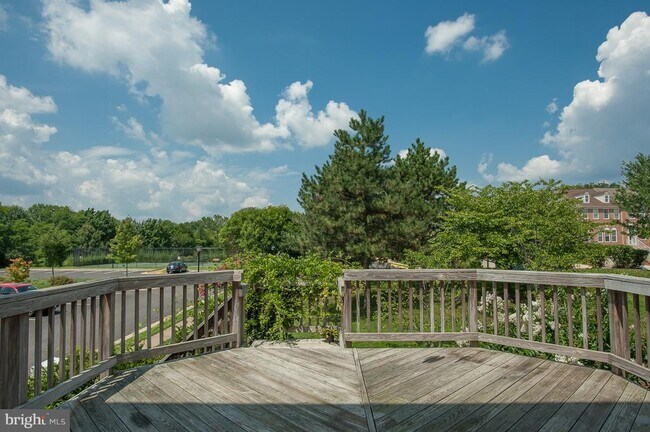 Building Photo - 6862 Alicia Ct