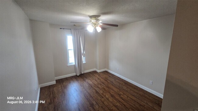 Building Photo - 7239 Foxbrook Dr