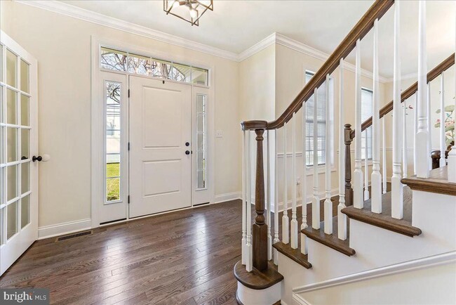 Building Photo - 321 Middletown Rd