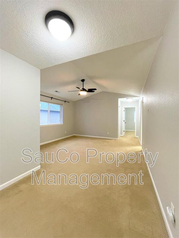 Building Photo - 5246 SE Redberry Pl