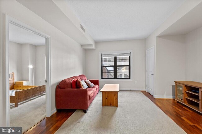 Building Photo - 1111 25th St NW