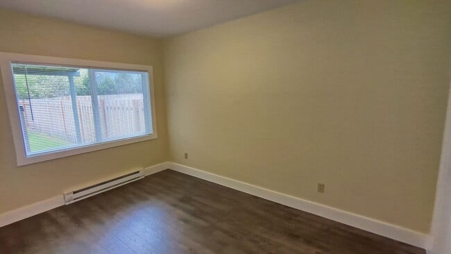 Building Photo - 2 bedroom 1 bath single level home