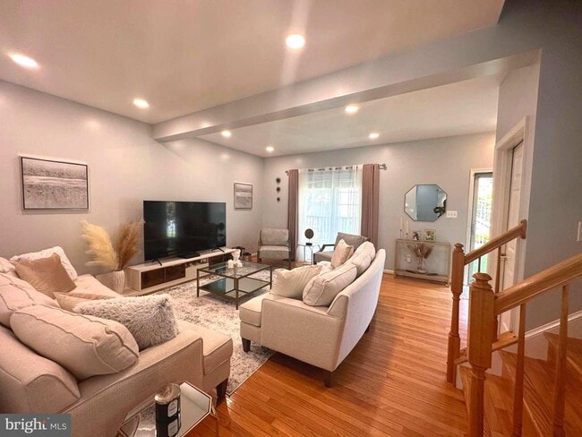 Building Photo - 6503 Parish Glebe Ln