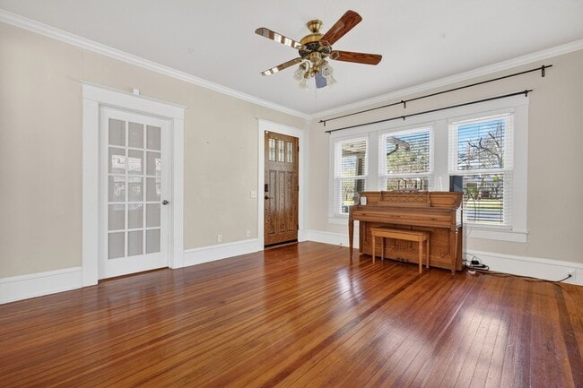 Building Photo - 212 N Grand Ave