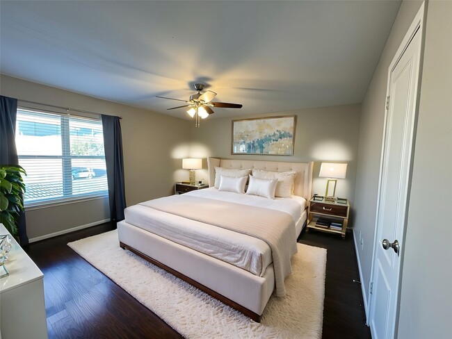 Building Photo - 845 Augusta Dr