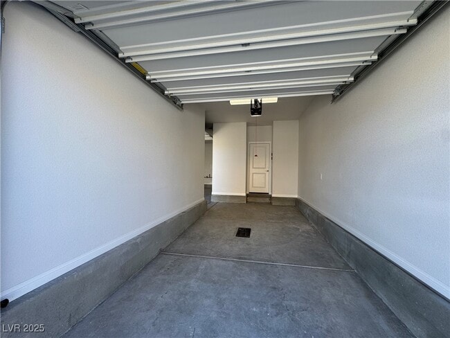 Building Photo - 1823 Passerine St