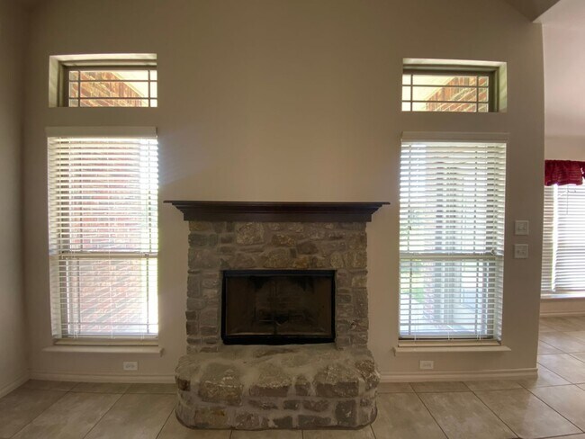 Building Photo - 3 bedroom, 2 bath in Coweta Schools!