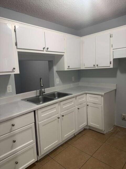 Building Photo - 4839 Arjaro Dr
