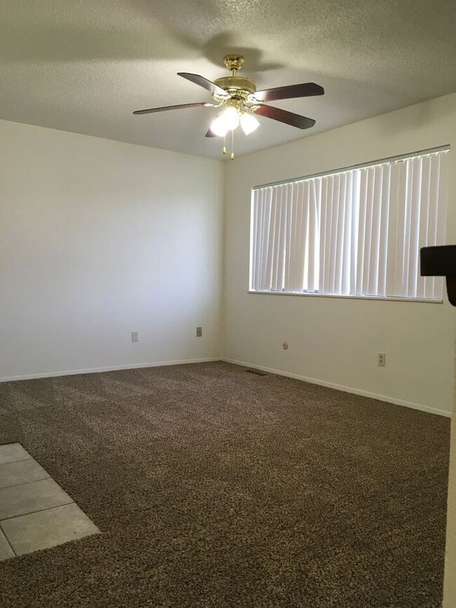 Building Photo - 3 Bedroom Home in SW Loveland!