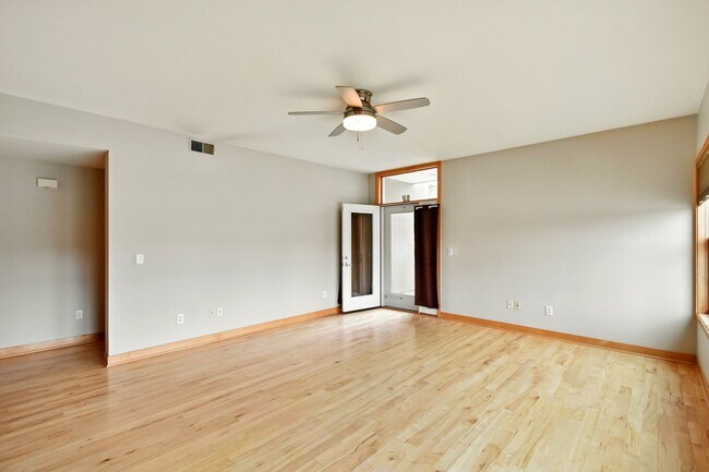 Building Photo - Newhall 29 LLC