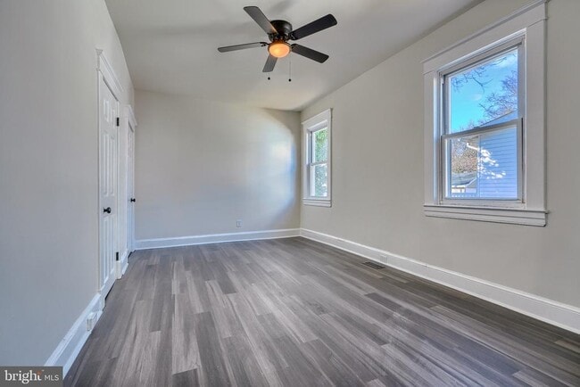 Building Photo - 6504 Rosemont Ave