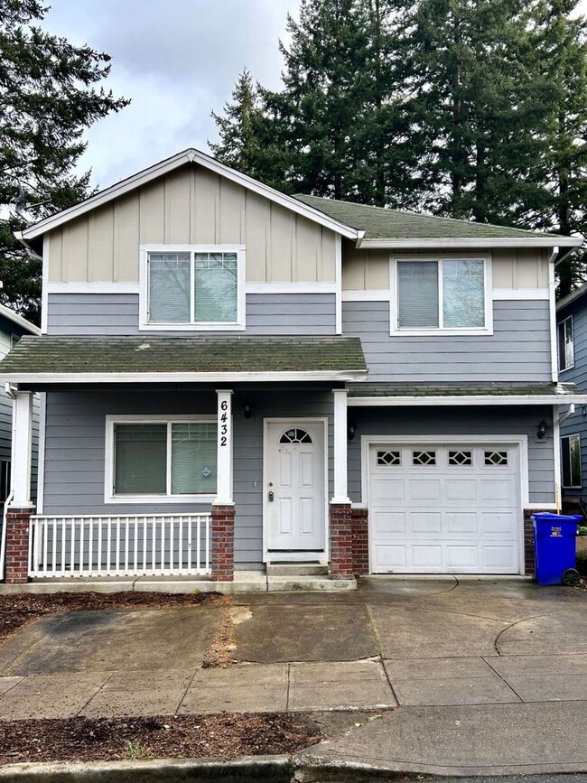 Primary Photo - Charming 4 Bed/2.5 Bath Retreat!