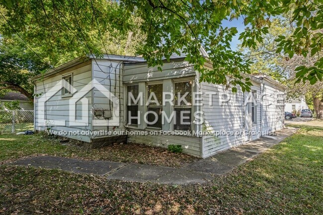 Building Photo - 7094 Fisher Ave