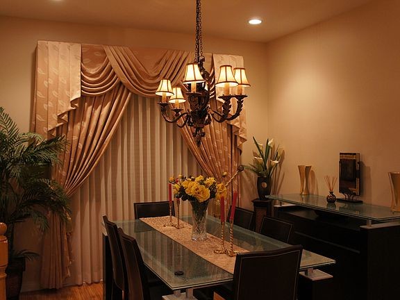 formal dinning room - 4489 Spencer St