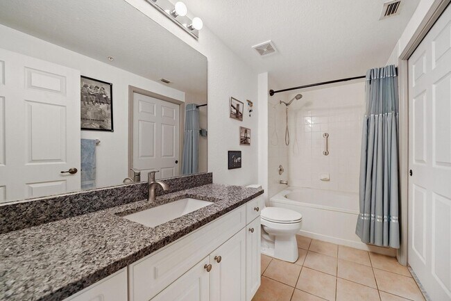 Building Photo - 3019 Alcazar Pl