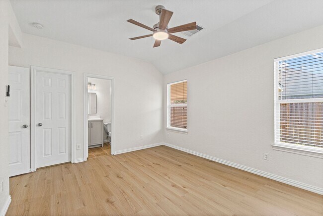 Building Photo - 9006 Wildbird Ln