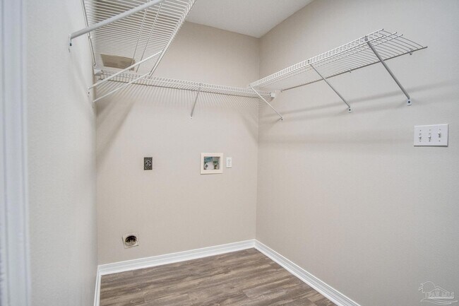 Building Photo - 7442 Treasure St