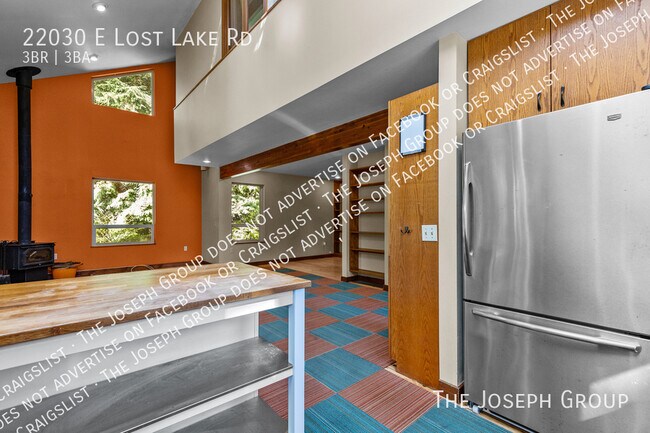 Building Photo - 22030 E Lost Lake Rd