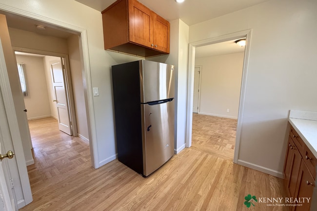 Building Photo - Spacious 3-Bedroom Home with Hardwood Floors & Large Backyard in South San Francisco