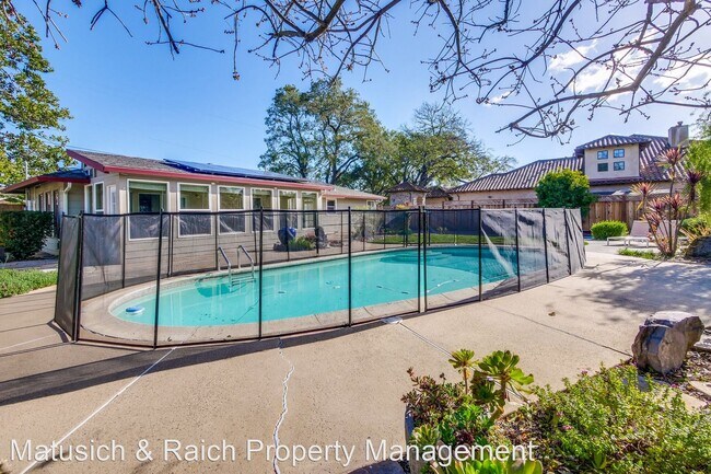 Building Photo - 3 br, 2 bath House - 14896 Heather Drive