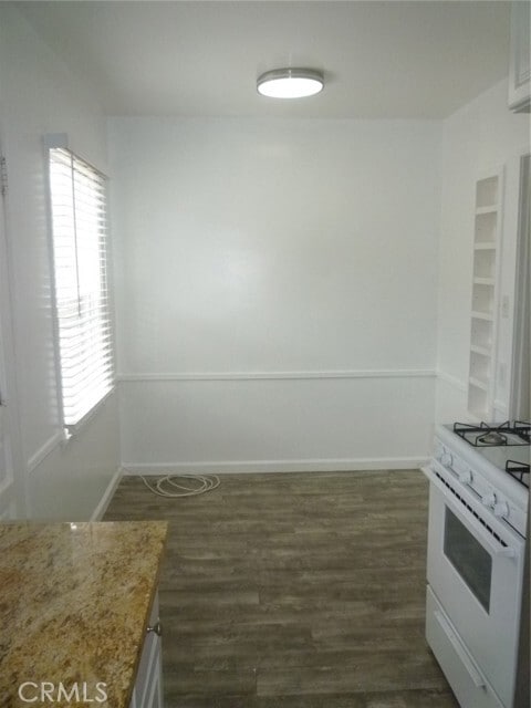 Building Photo - 15709 Brighton Ave