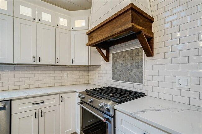 Building Photo - 349 Altoona Pl SW