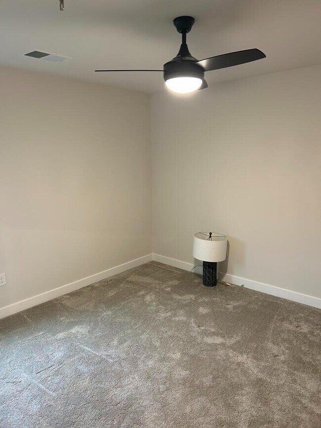 Building Photo - 603 Spring Hollow Dr