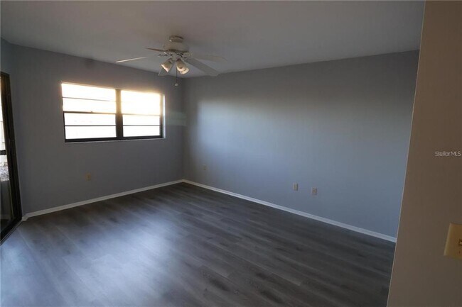 Building Photo - 2515 Bayshore Gardens Pkwy