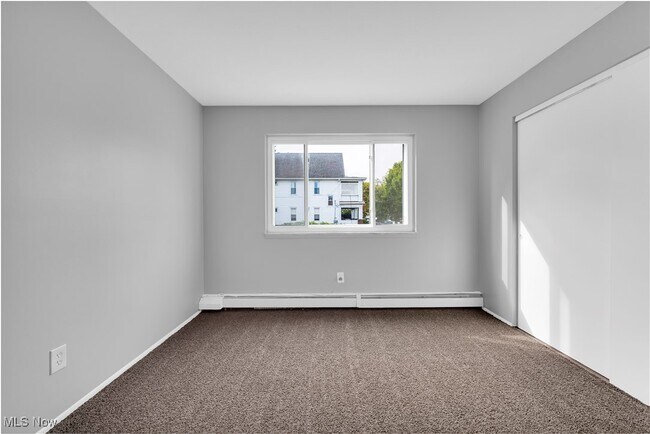 Building Photo - 1415 Wyandotte Ave