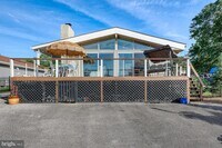 Building Photo - 366 Lake Meade Dr