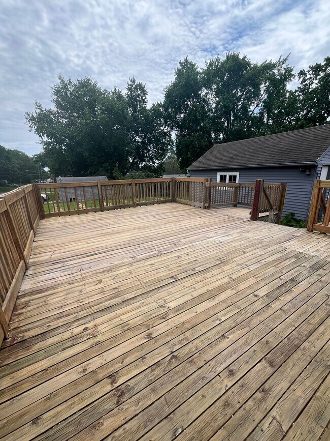 Building Photo - 3 Bed, 1 Bath - House for rent!