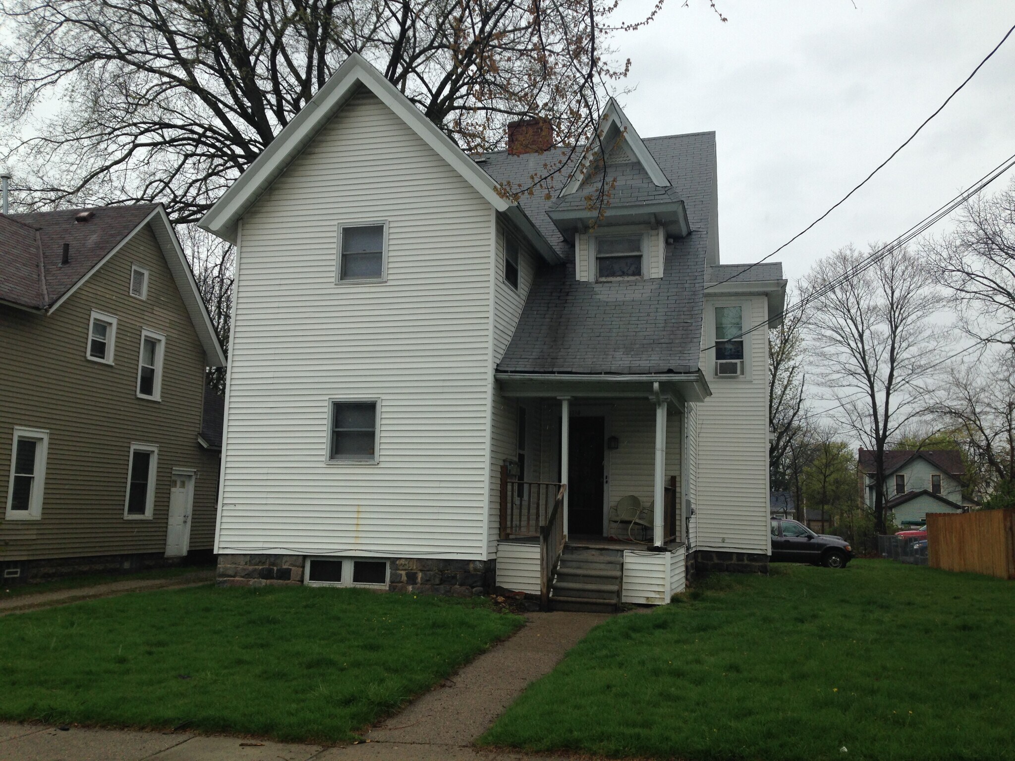 Building Photo - 1114 Seymour Ave