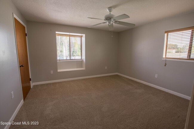 Building Photo - 277 Monroe Ave