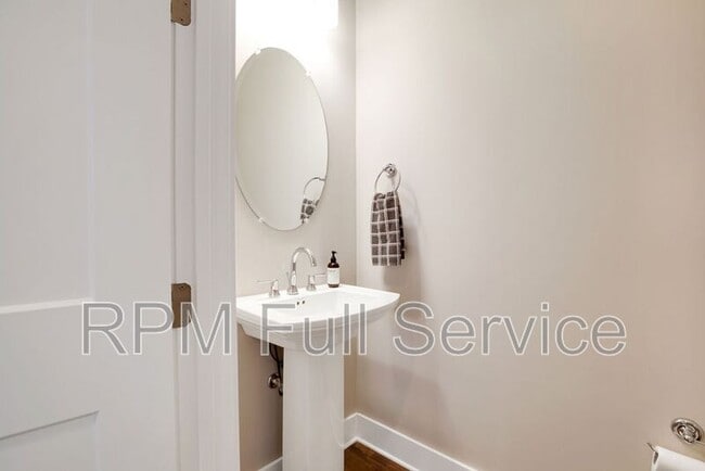 Building Photo - 508 Vernon Cir