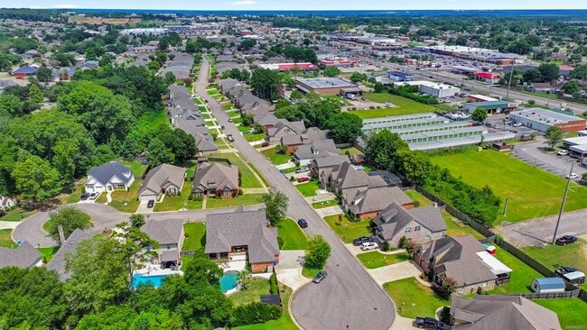 Building Photo - 101 Oak Ridge Ct