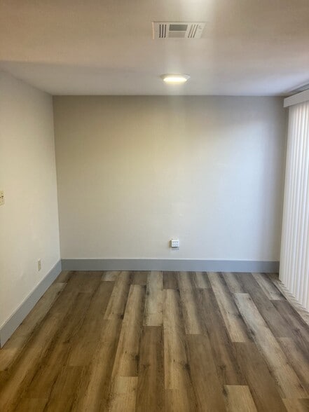 Building Photo - 1099 Stonegate Cove Dr