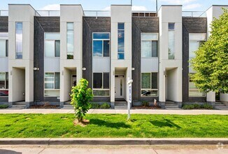 Building Photo - Modern 2BD, 2BA LoHi Townhome with Rooftop...