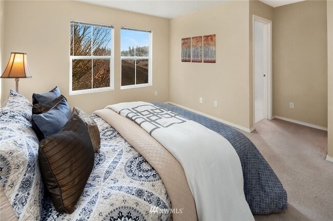 Building Photo - 3Bd/2.5Ba Bellevue Townhouse