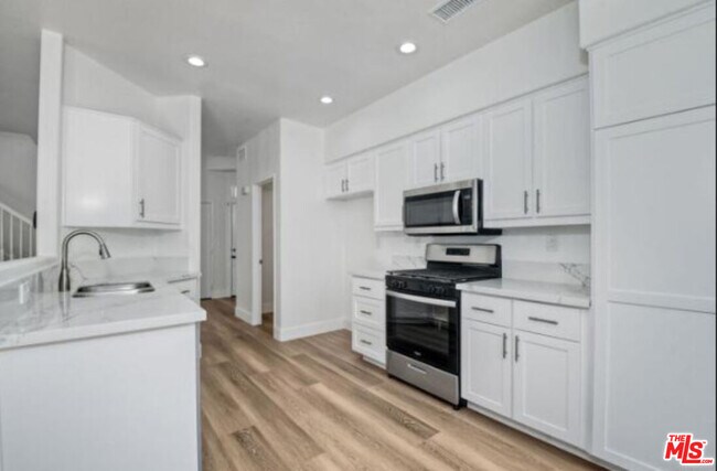 Building Photo - 1817 Calypso Dr
