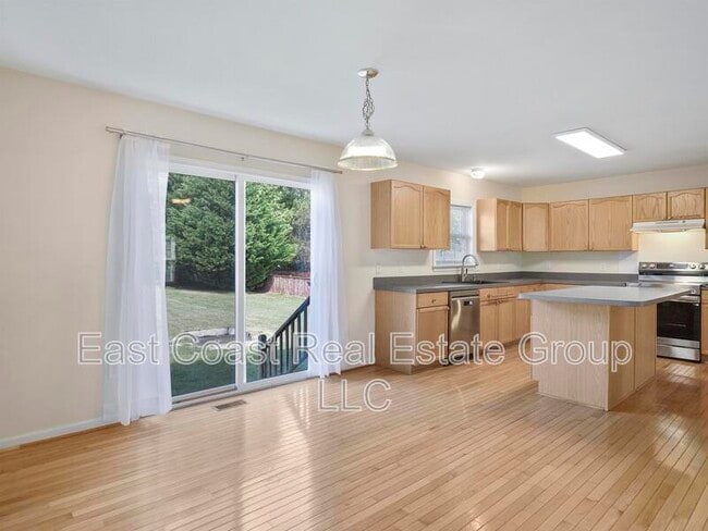 Building Photo - 125 Amelia Dr