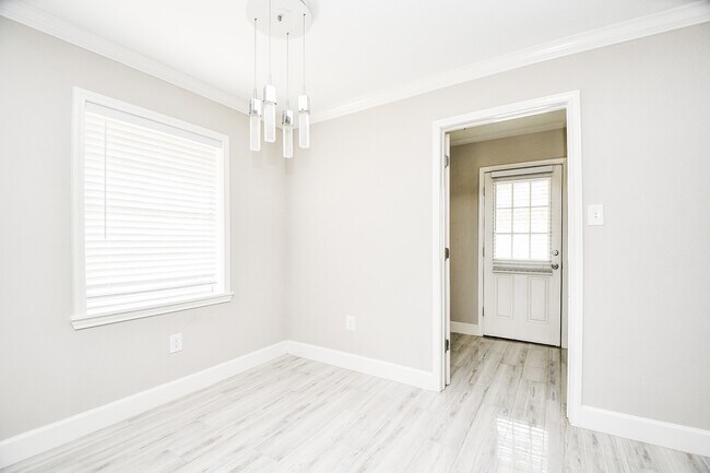 Building Photo - 4310 Woodvalley Dr