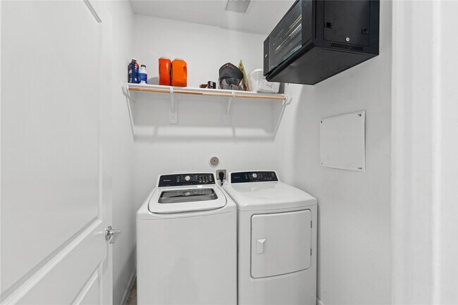 Building Photo - 21730 Heather Elm Dr