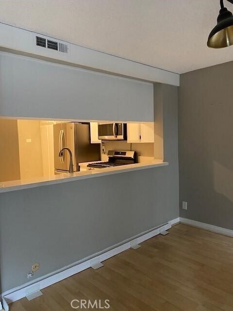 Building Photo - 15050 Sherman Way