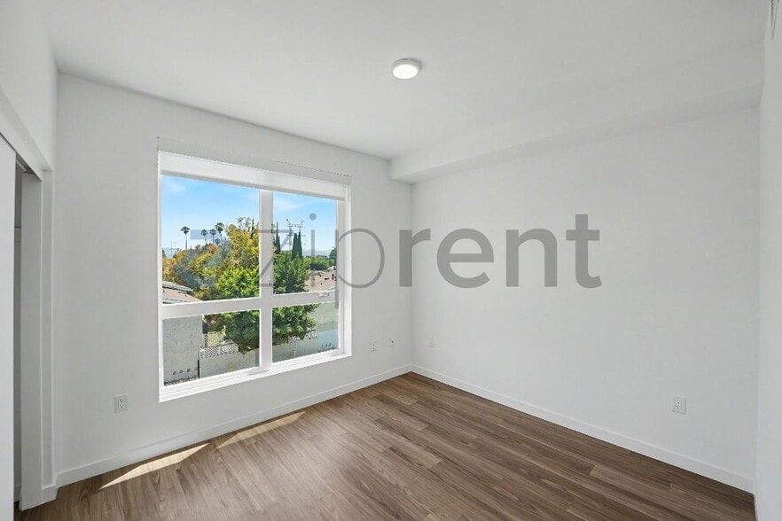 Building Photo - Unit 311