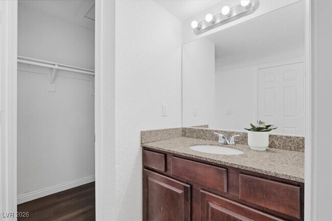 Building Photo - 2606 S Durango Dr