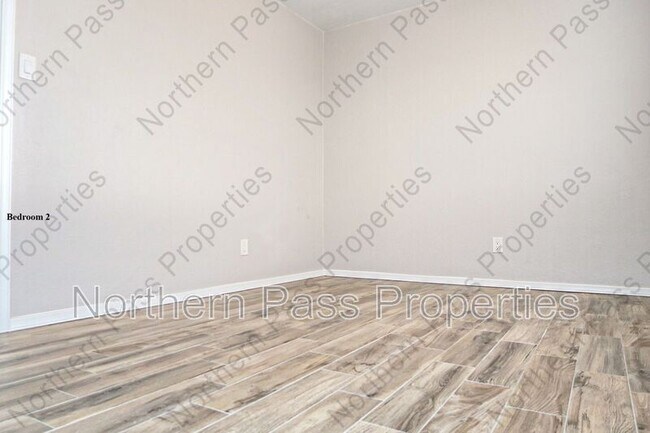 Building Photo - 5198 Viceroy Dr