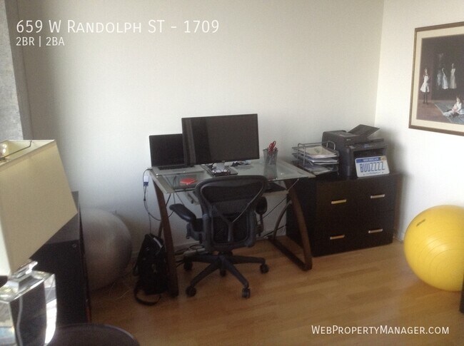 Building Photo - 659 W Randolph St