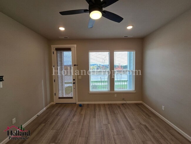 Building Photo - Charming 2-Bedroom, 1.5-Bath Home in a Pri...